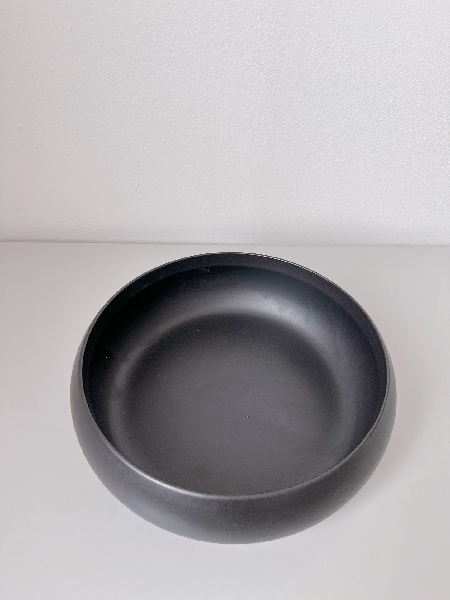 Vase rond en céramique - Noir