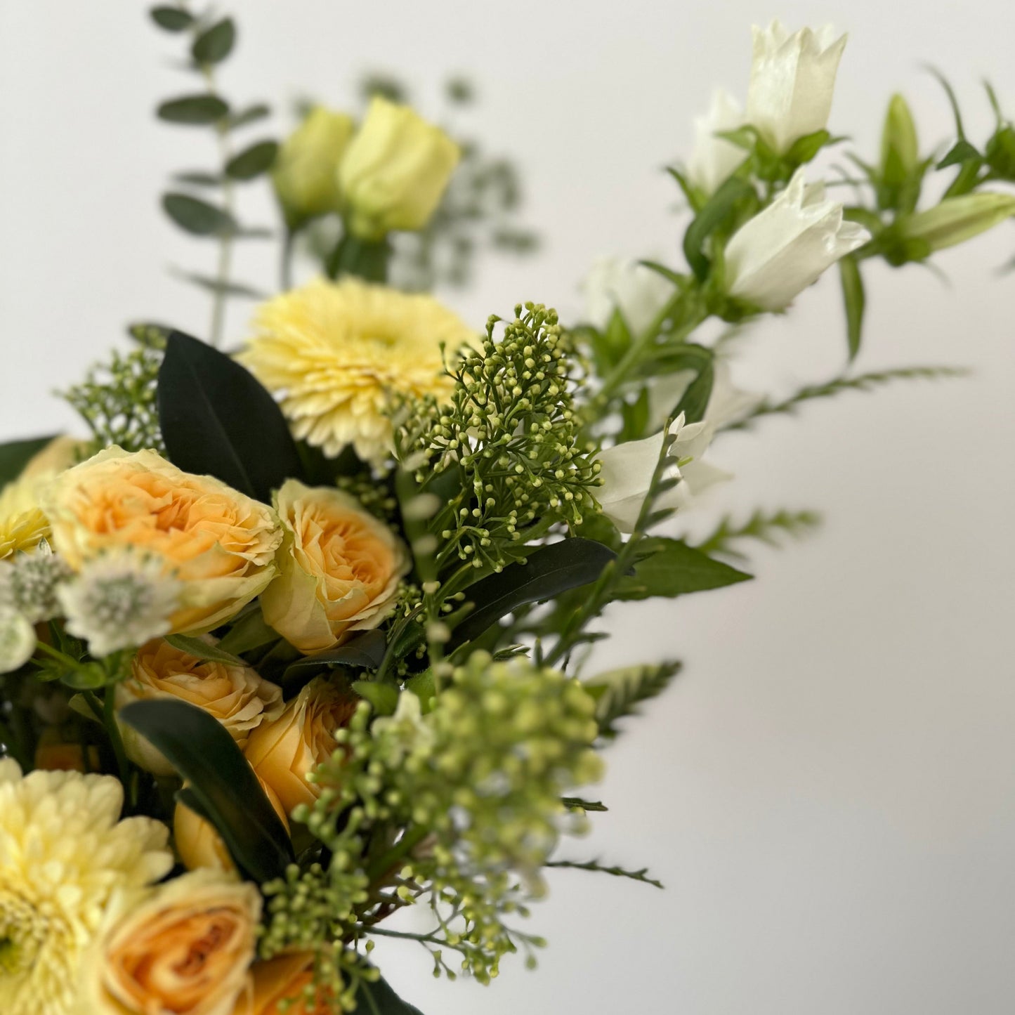 Fleurs attachées à la main - Zeste de citron